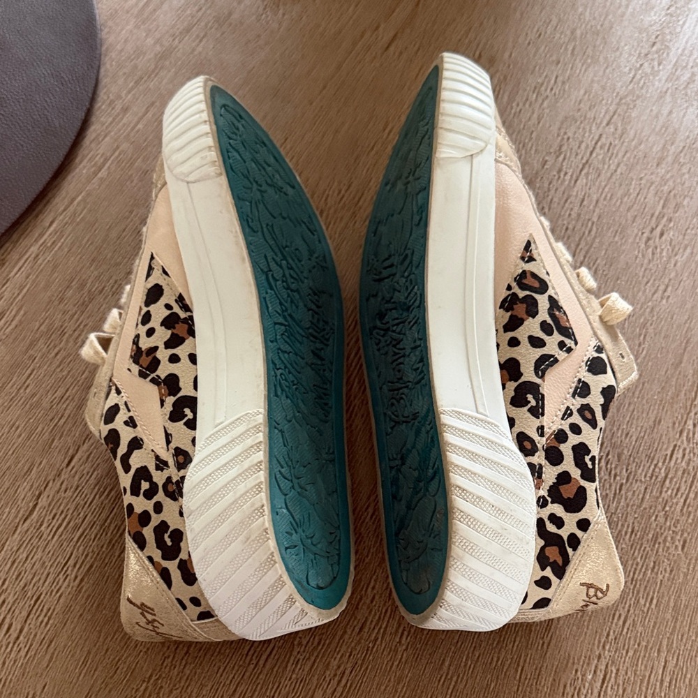 Leopard Print Beige Casual Women's Sneakers - Picture 3 of 6